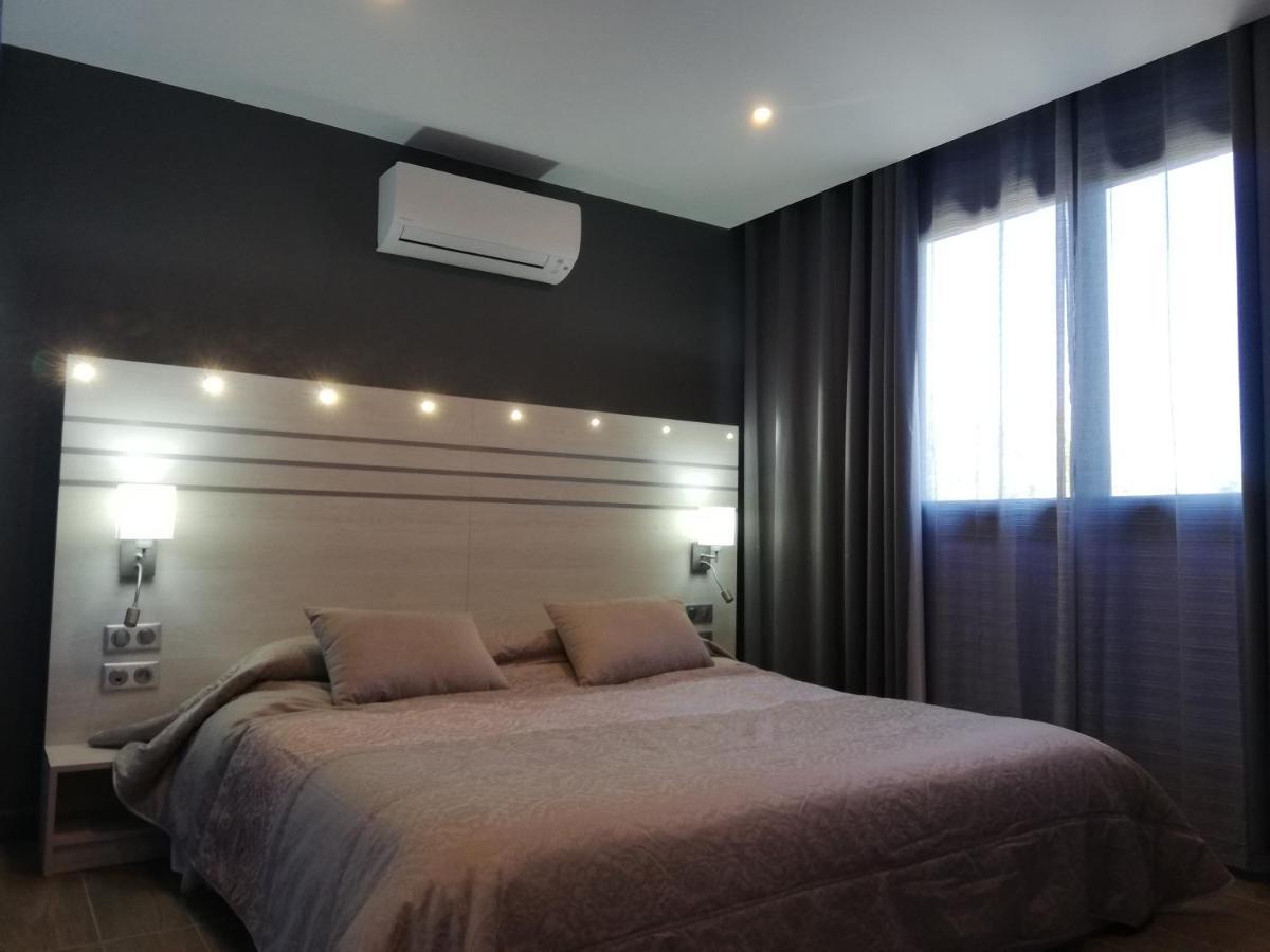 Hotel Saint Roch Martigues Exterior photo
